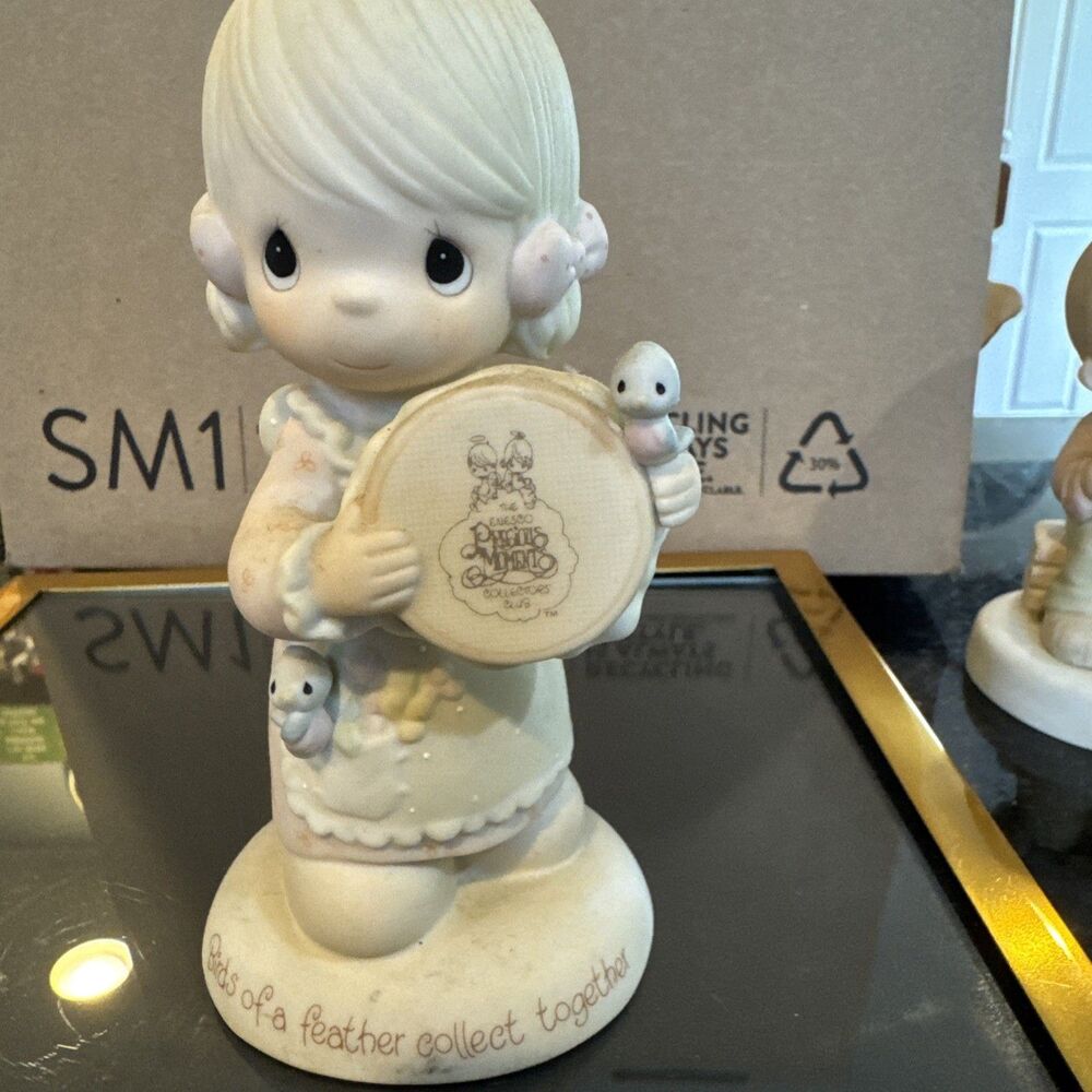 PRECIOUS MOMENTS FIGURINE E-0106 BIRDS OF A FEATHER COLLECT TOGETHER No Box